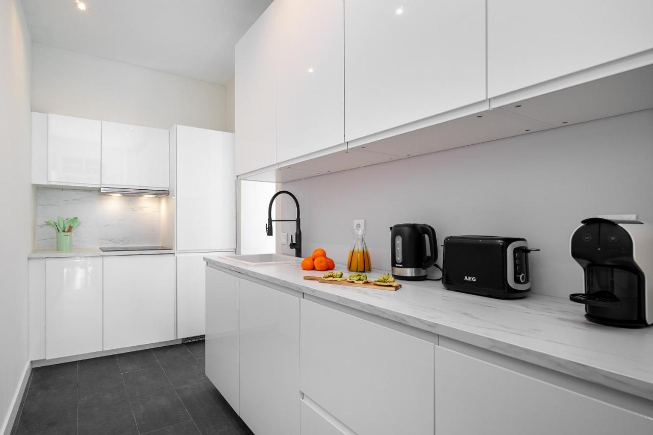 Whome - Brand New Luxury 4-bed With Riverside Views & Ac Lissabon