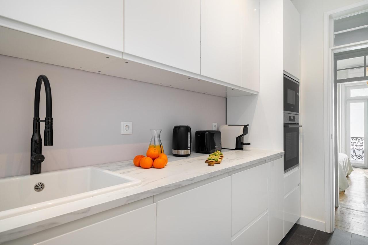 Apartment Whome - Brand New Luxury 4-bed With Riverside Views & Ac Lissabon