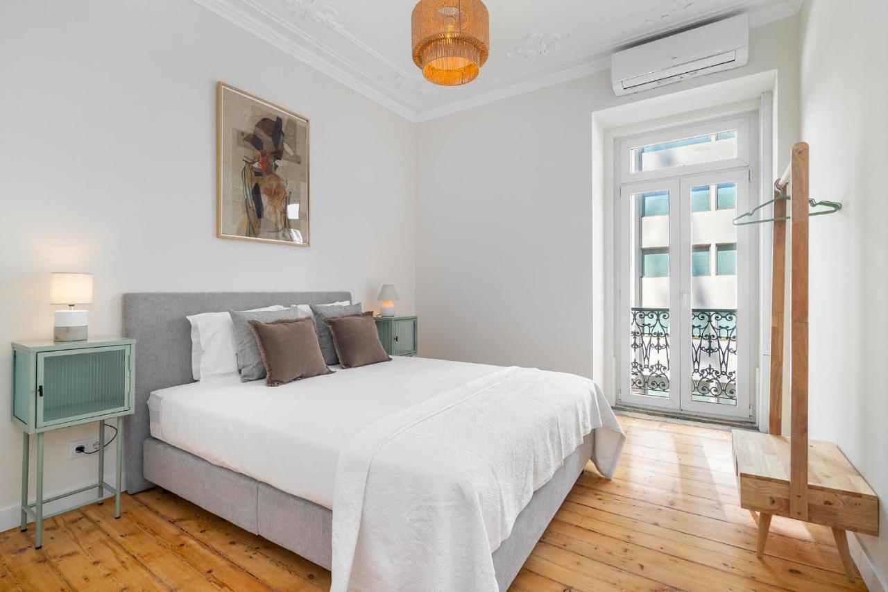 Whome - Brand New Luxury 4-bed With Riverside Views & Ac Apartment